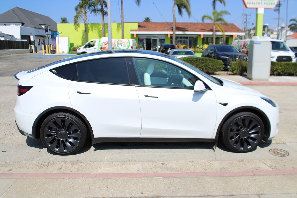2021 Tesla Model Y Long Range photo 3