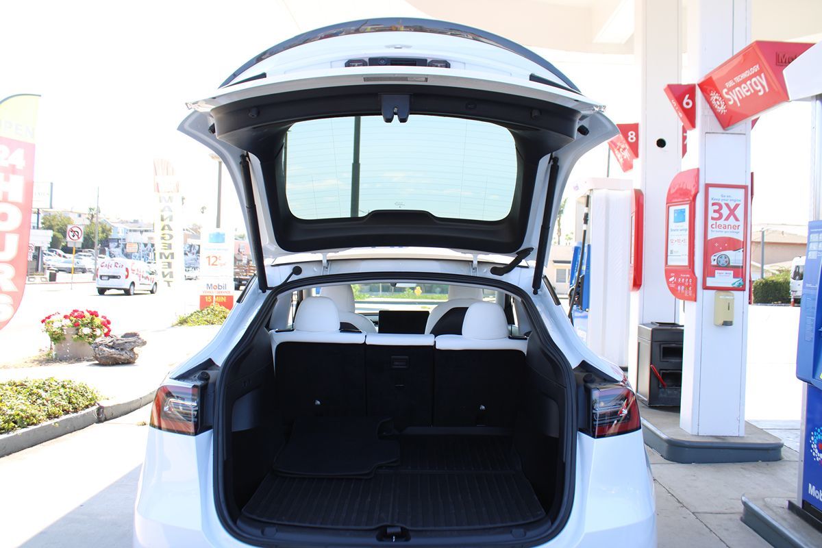 2021 Tesla Model Y Long Range photo 24