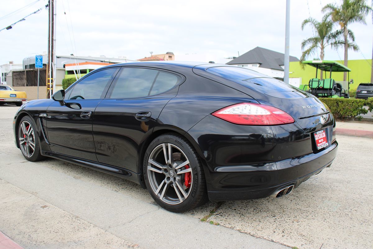 2012 Porsche Panamera Turbo photo 3