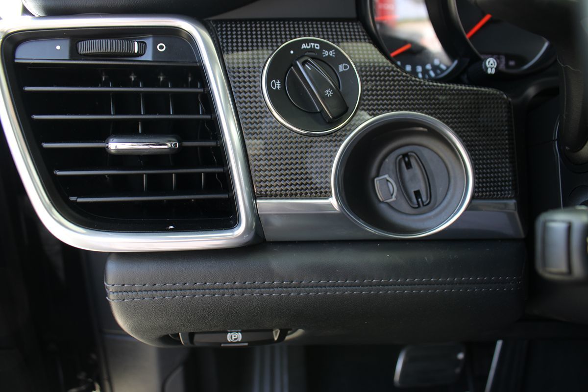 2012 Porsche Panamera Turbo photo 22