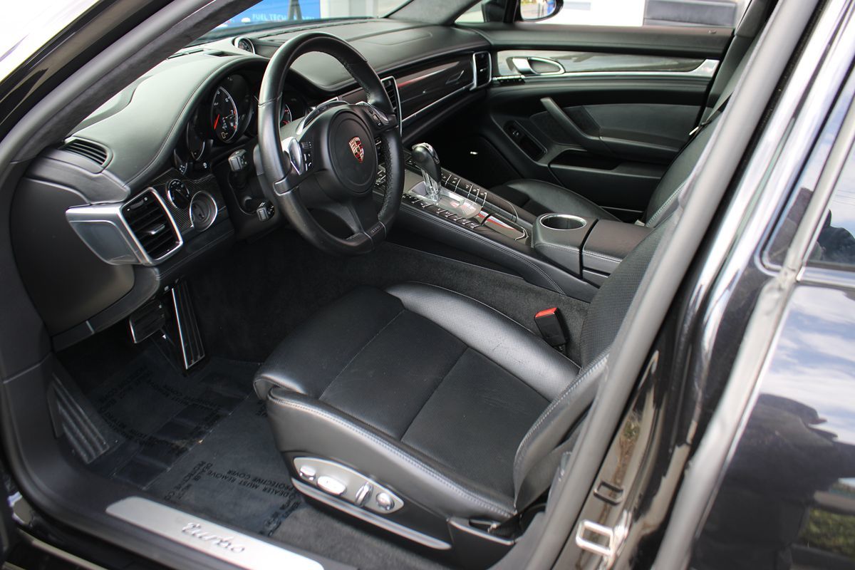 2012 Porsche Panamera Turbo photo 25