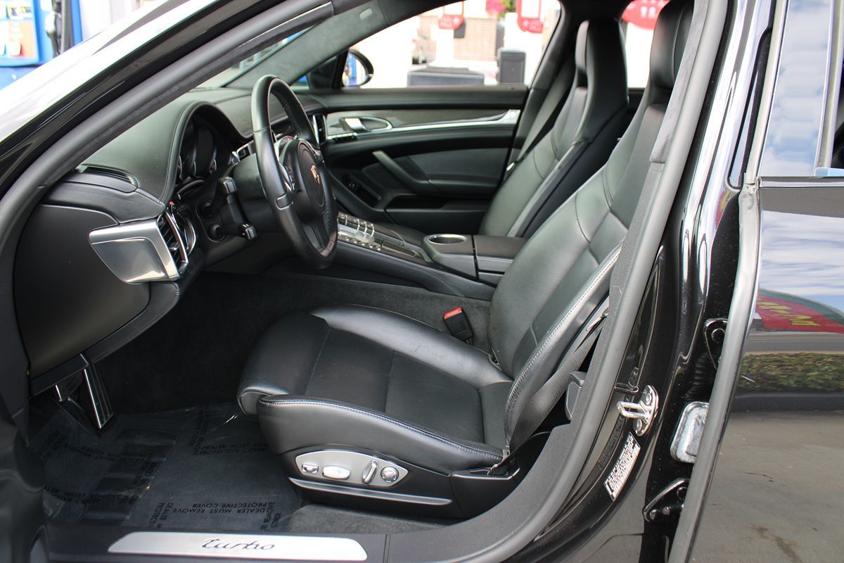 2012 Porsche Panamera Turbo photo 26