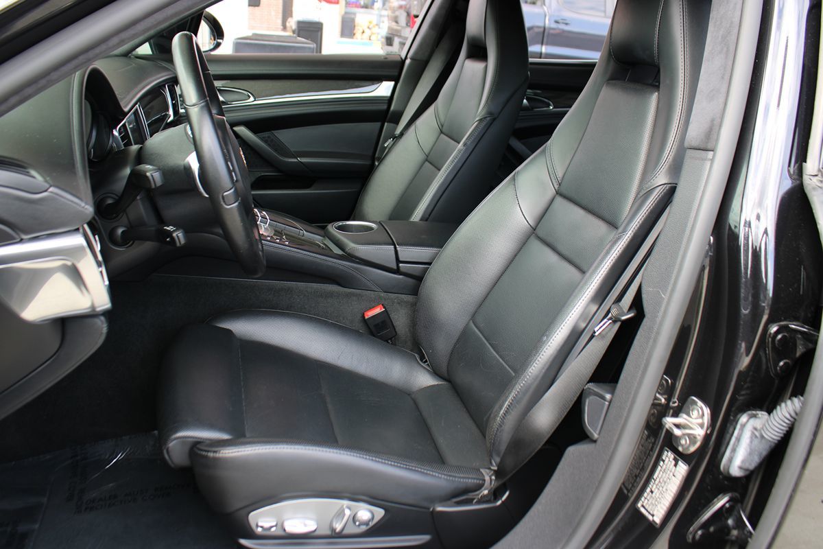 2012 Porsche Panamera Turbo photo 27