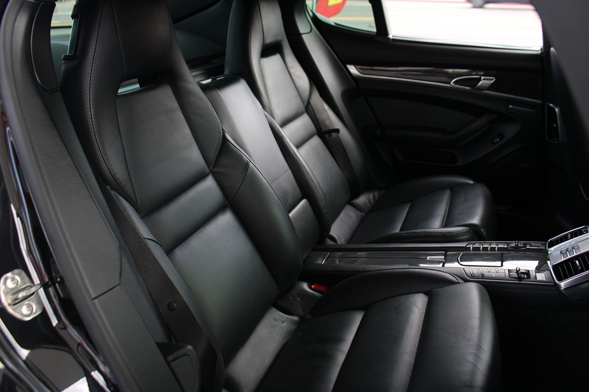 2012 Porsche Panamera Turbo photo 31