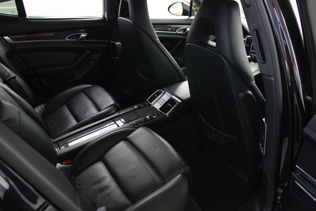 2012 Porsche Panamera Turbo photo 33