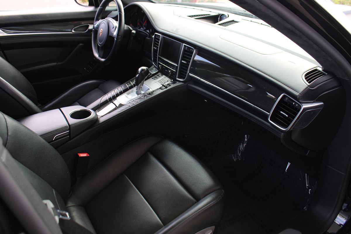 2012 Porsche Panamera Turbo photo 36