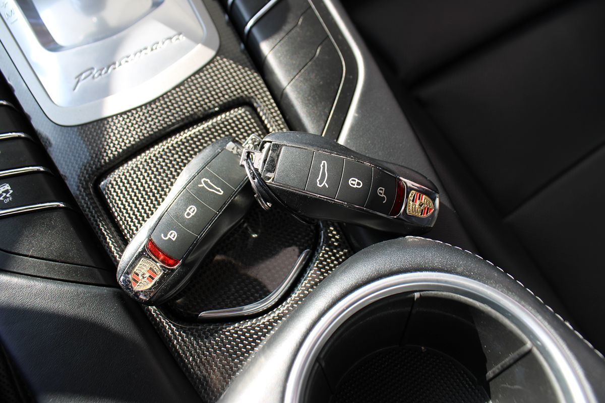 2012 Porsche Panamera Turbo photo 46