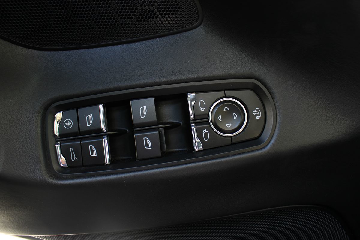 2012 Porsche Panamera Turbo photo 47
