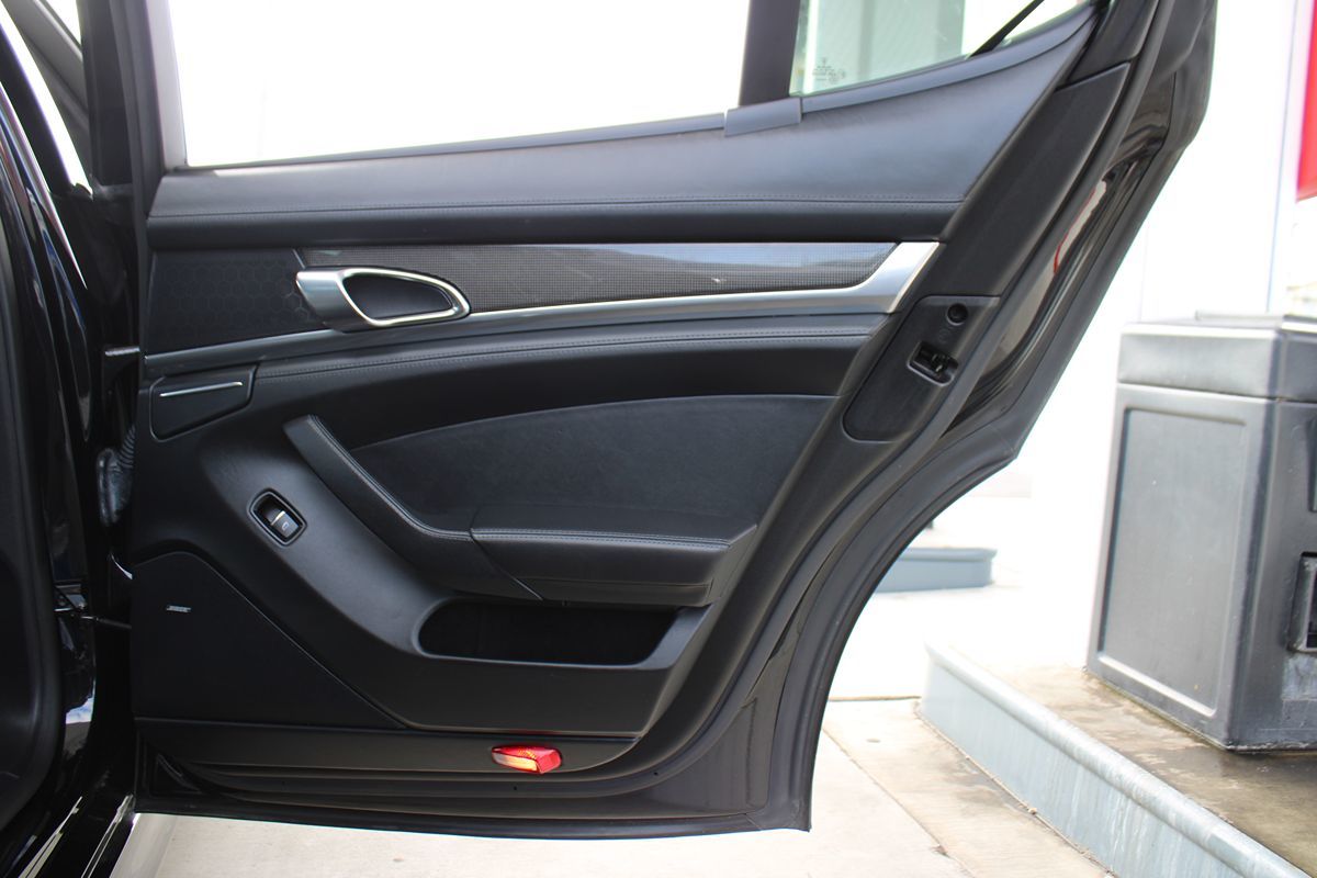 2012 Porsche Panamera Turbo photo 48