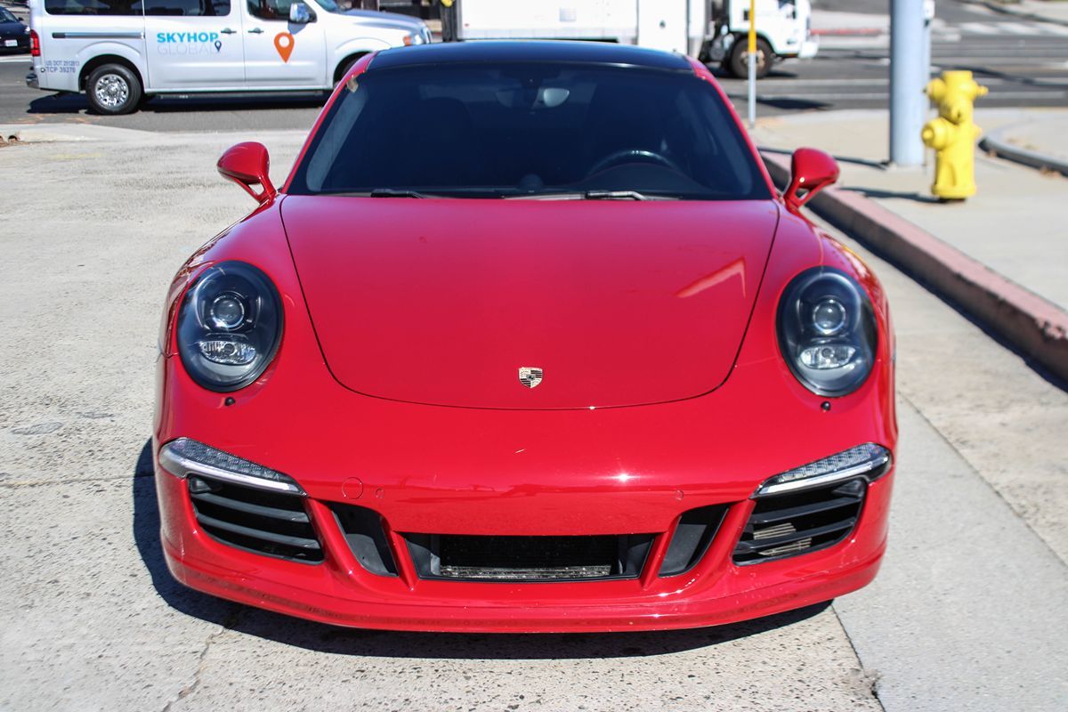 2015 Porsche 911 GTS Coupe photo 9