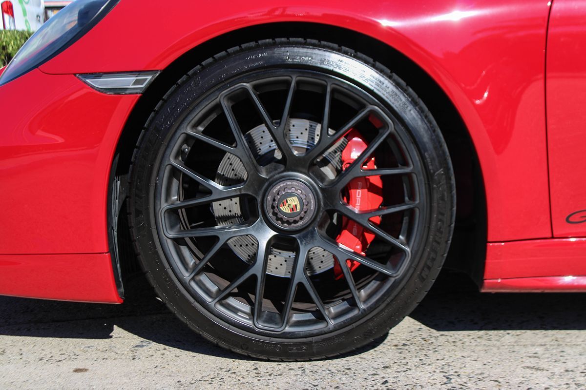 2015 Porsche 911 GTS Coupe photo 37