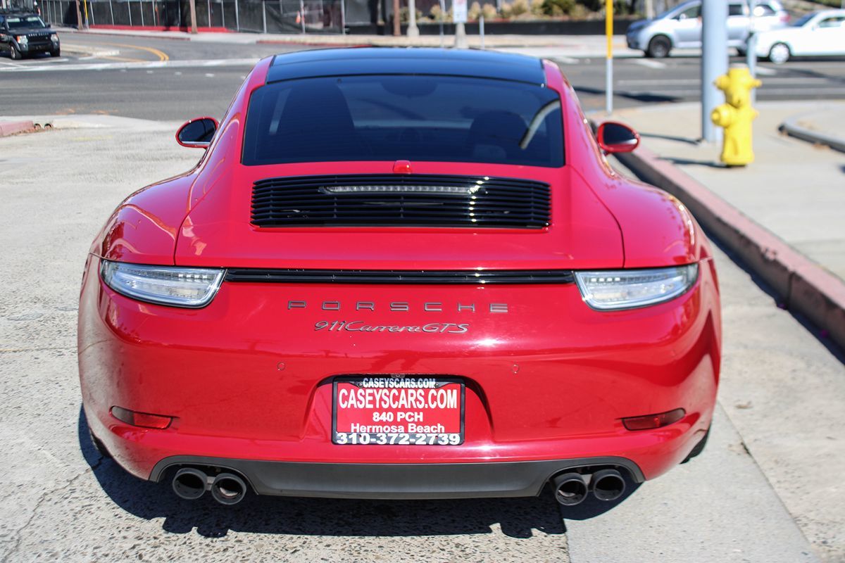 2015 Porsche 911 GTS Coupe photo 4