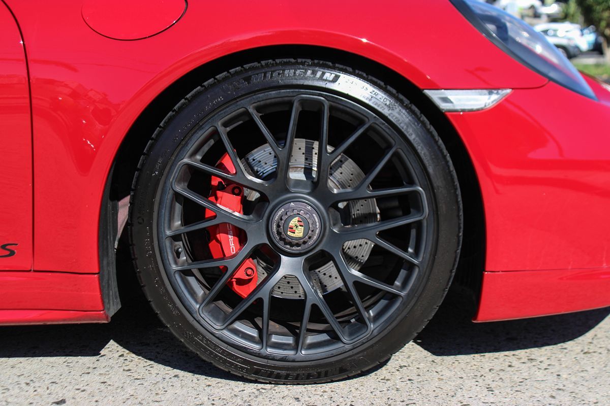 2015 Porsche 911 GTS Coupe photo 39
