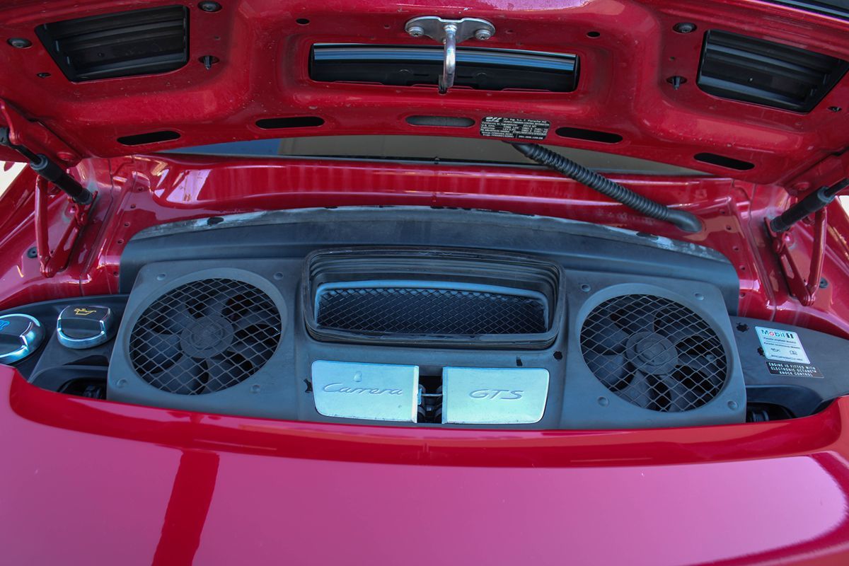 2015 Porsche 911 GTS Coupe photo 43