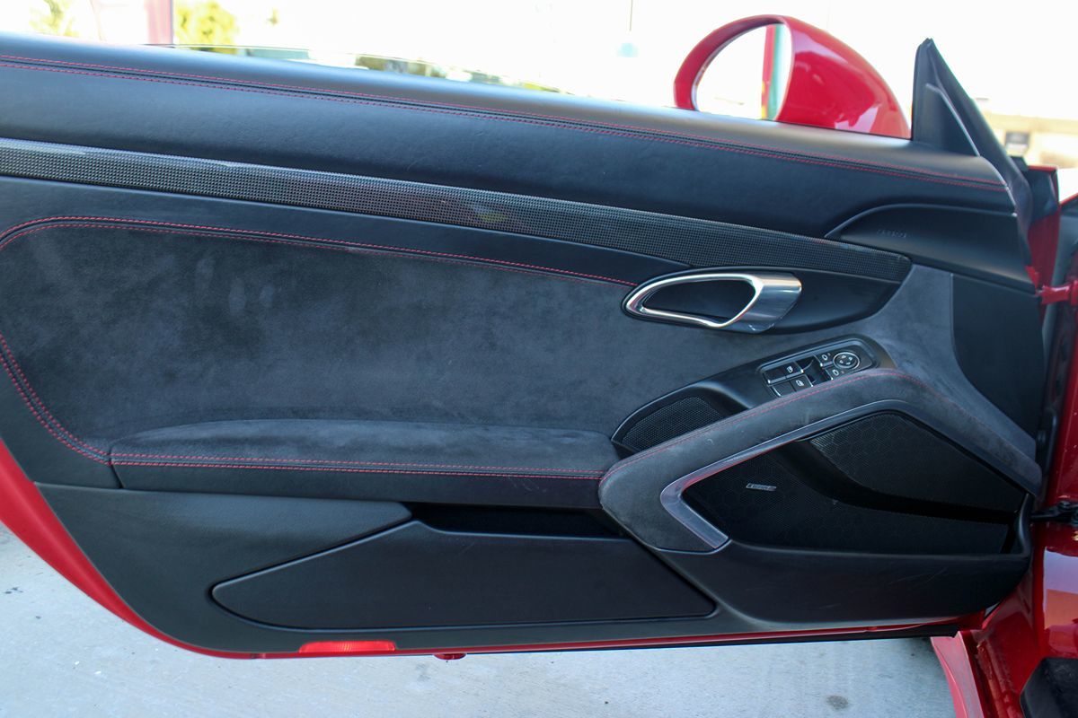 2015 Porsche 911 GTS Coupe photo 44