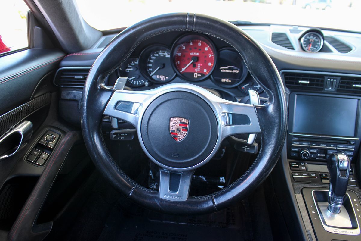 2015 Porsche 911 GTS Coupe photo 20