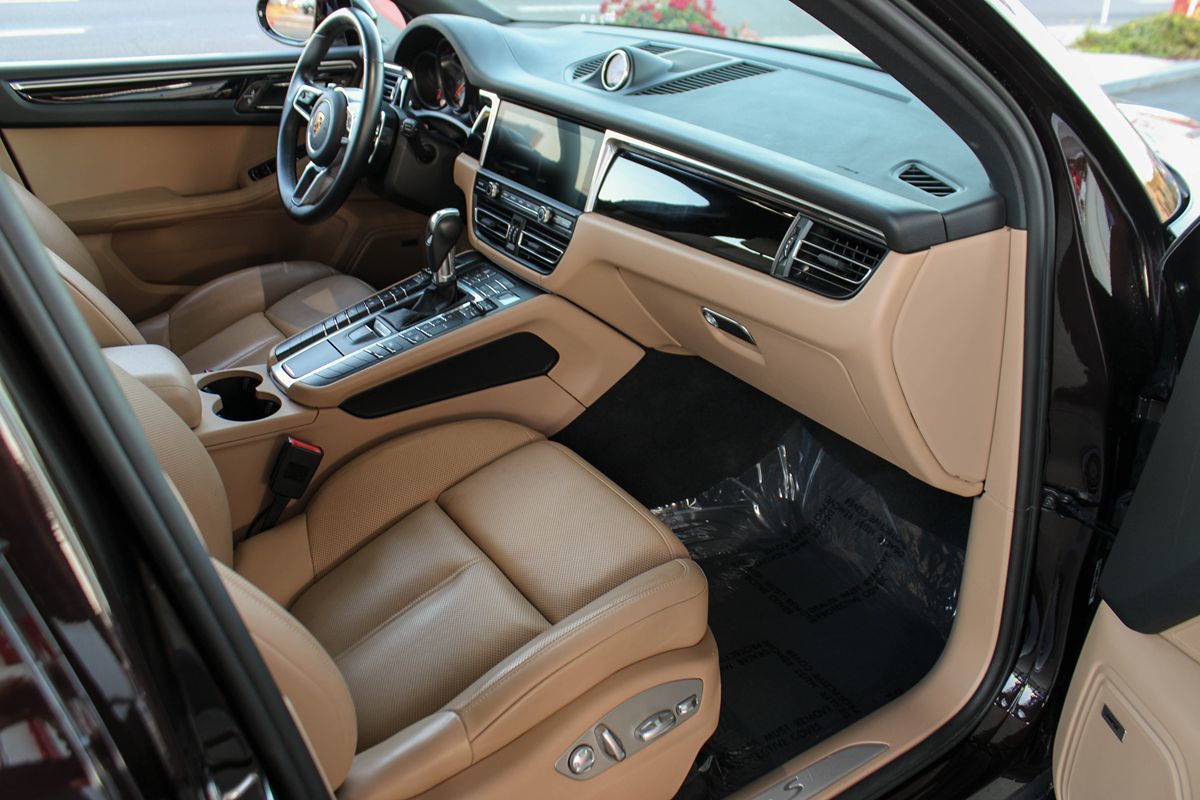 2021 Porsche Macan S photo 19