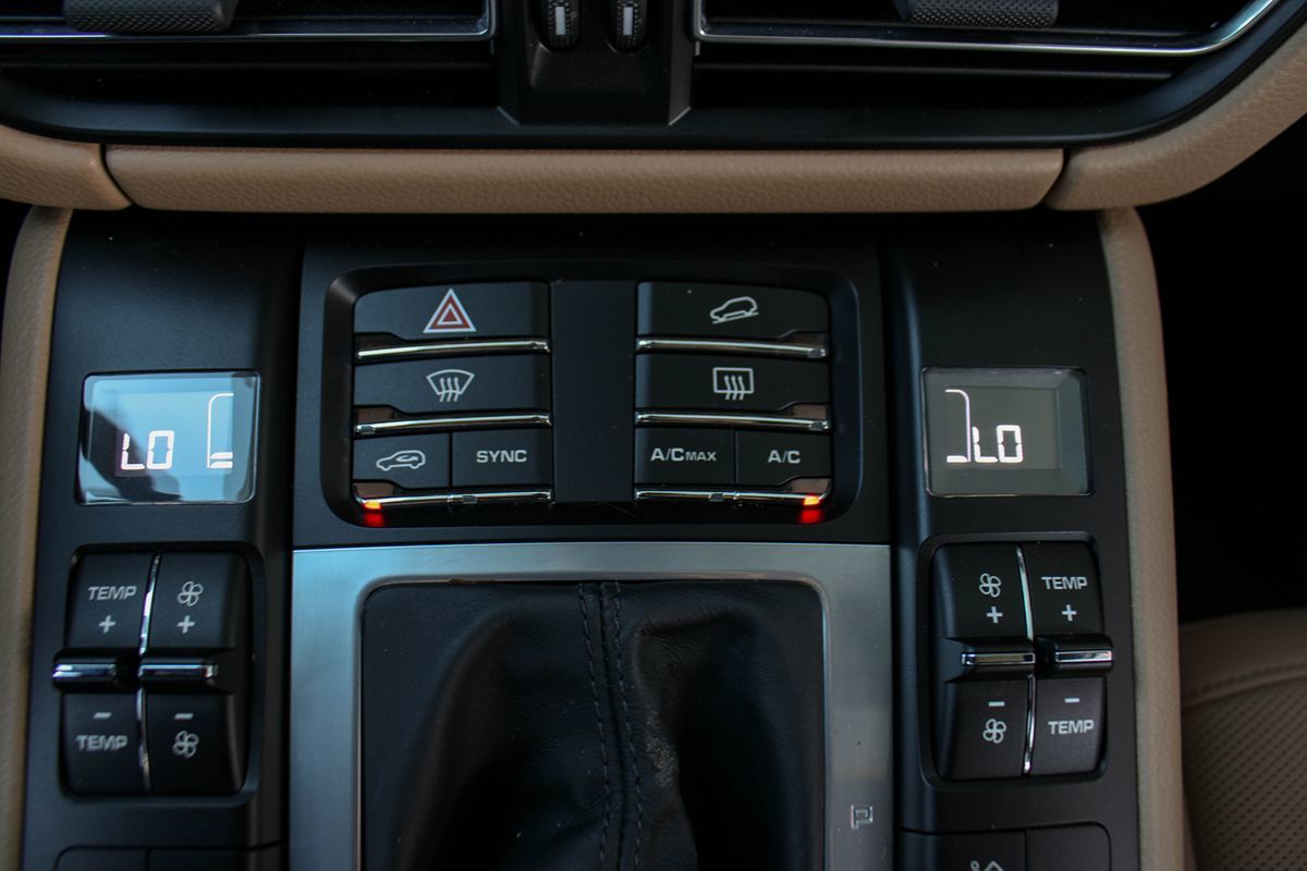 2021 Porsche Macan S photo 36