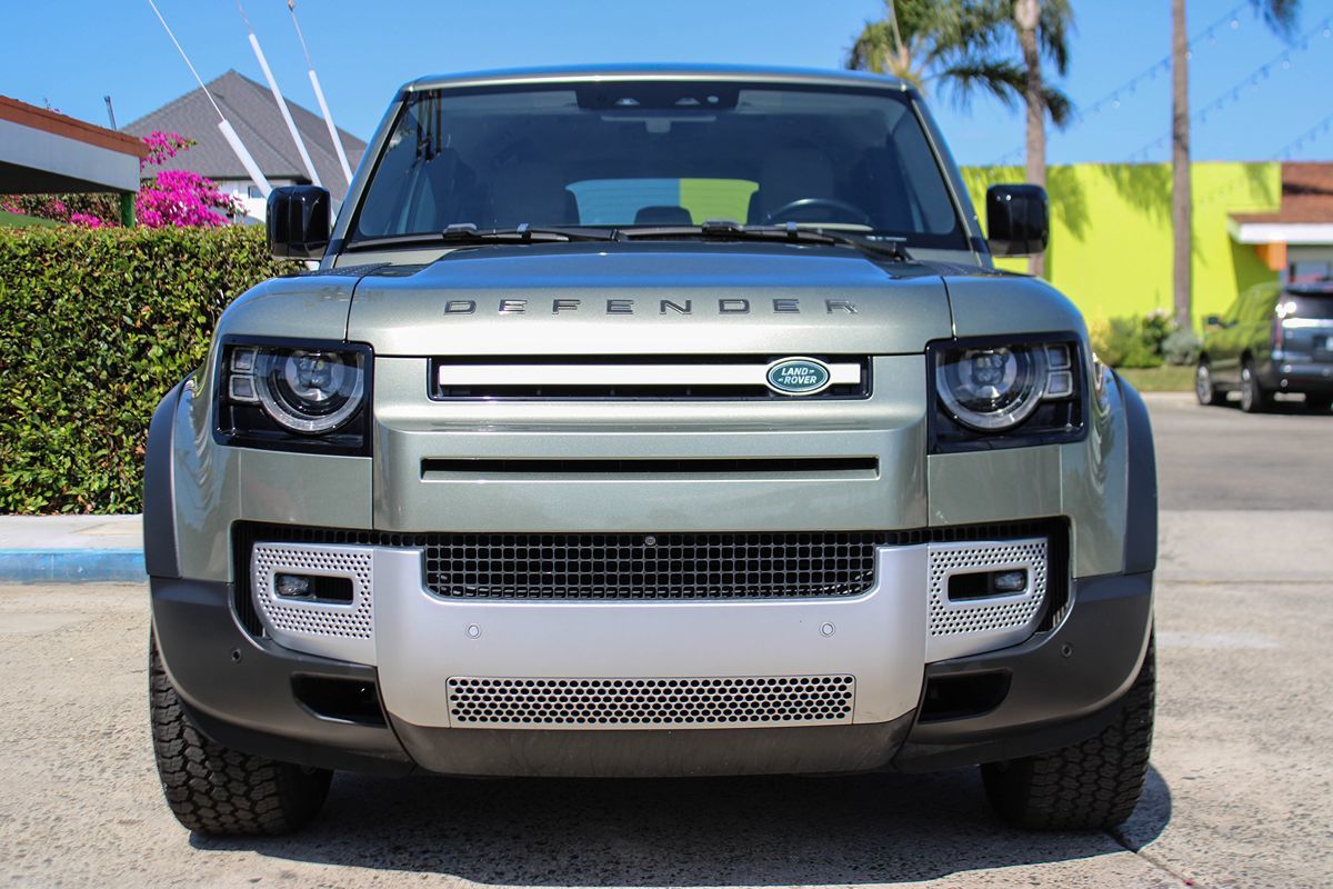 2021 Land Rover Defender SE photo 10