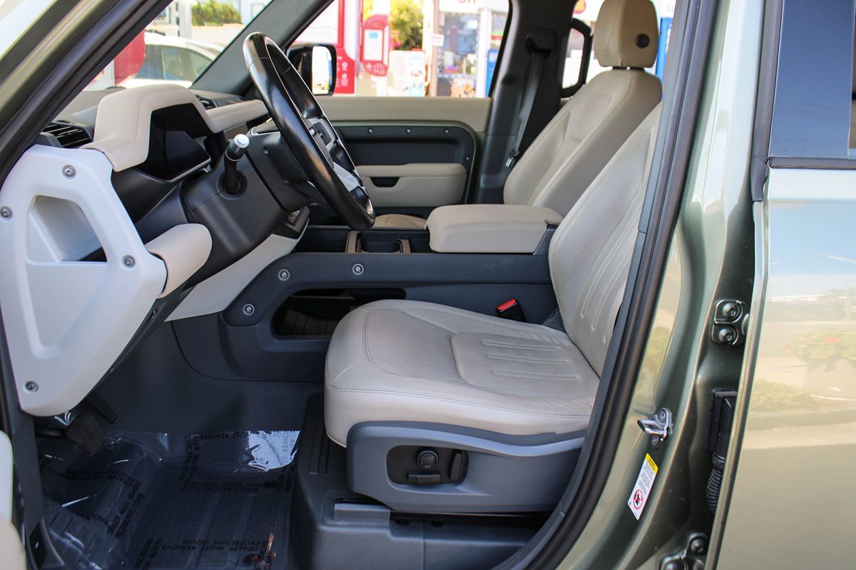 2021 Land Rover Defender SE photo 15