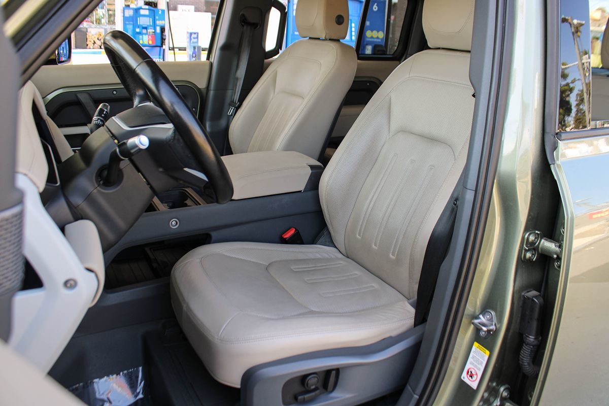 2021 Land Rover Defender SE photo 16