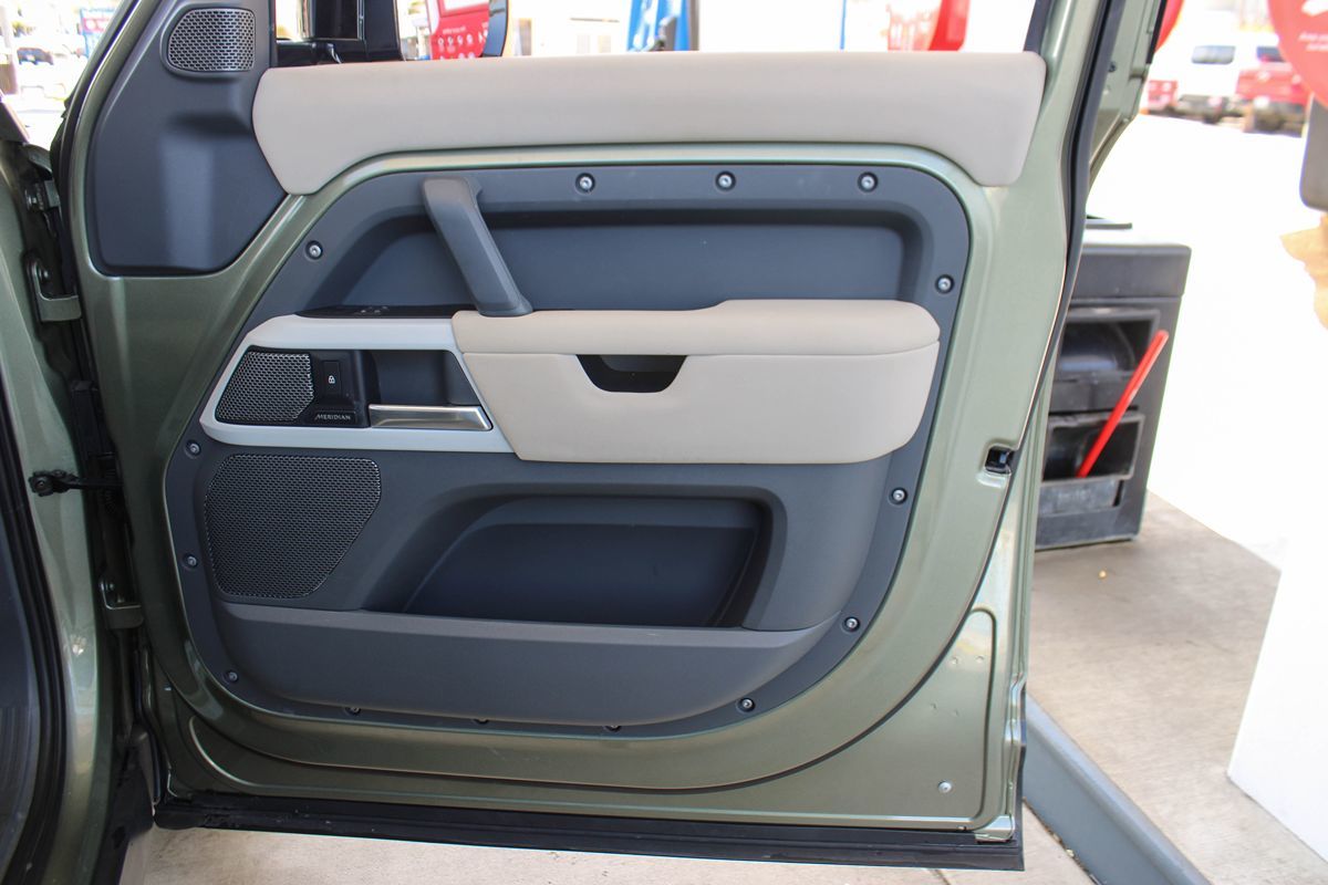 2021 Land Rover Defender SE photo 44