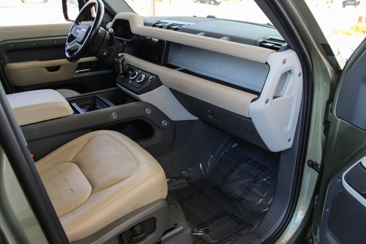 2021 Land Rover Defender SE photo 20