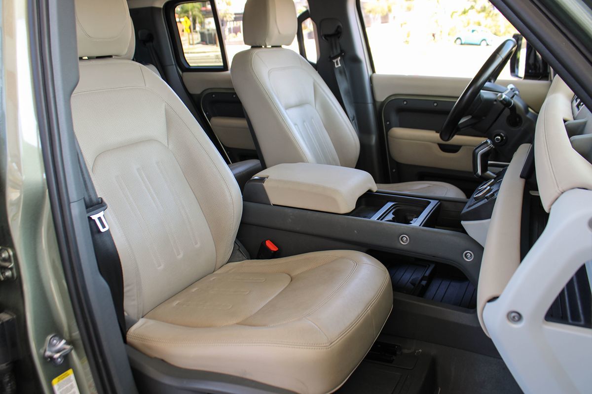 2021 Land Rover Defender SE photo 22