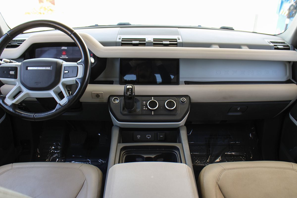 2021 Land Rover Defender SE photo 13