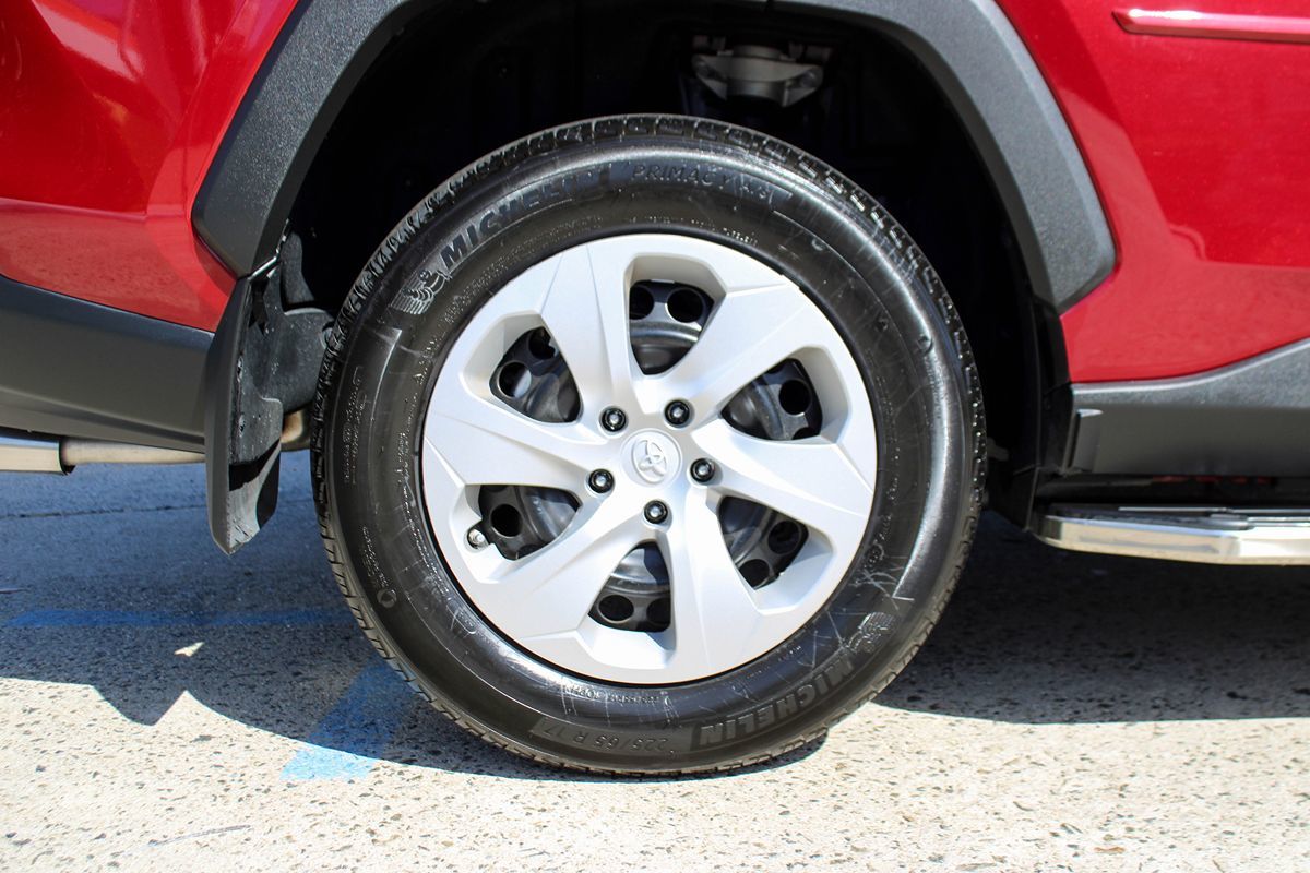 2024 Toyota RAV4 LE photo 36