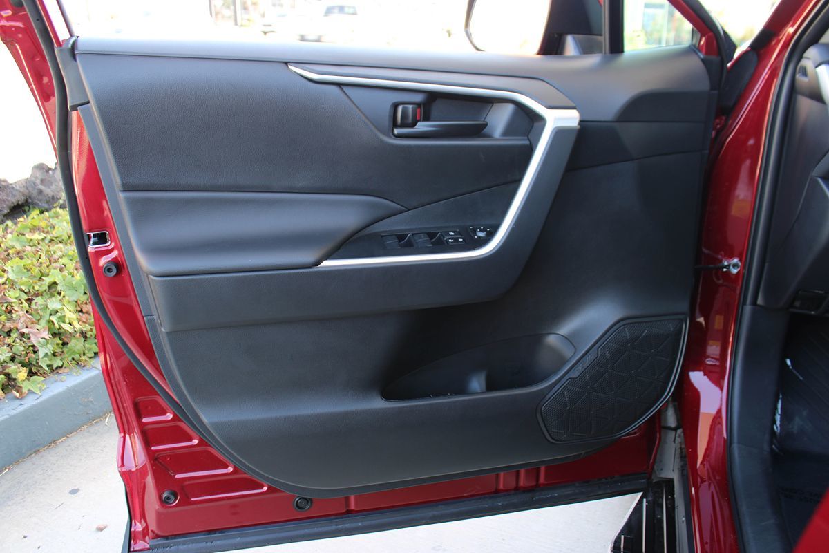 2024 Toyota RAV4 LE photo 39
