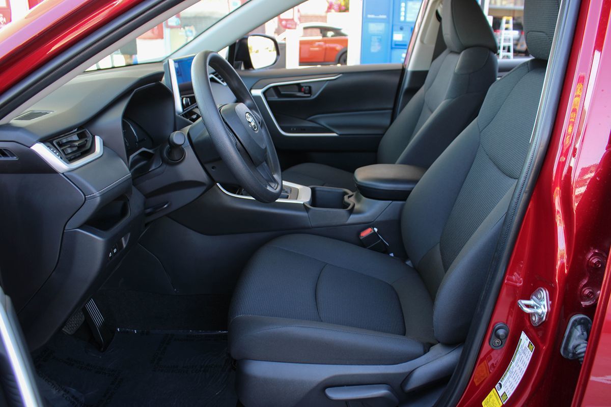 2024 Toyota RAV4 LE photo 13