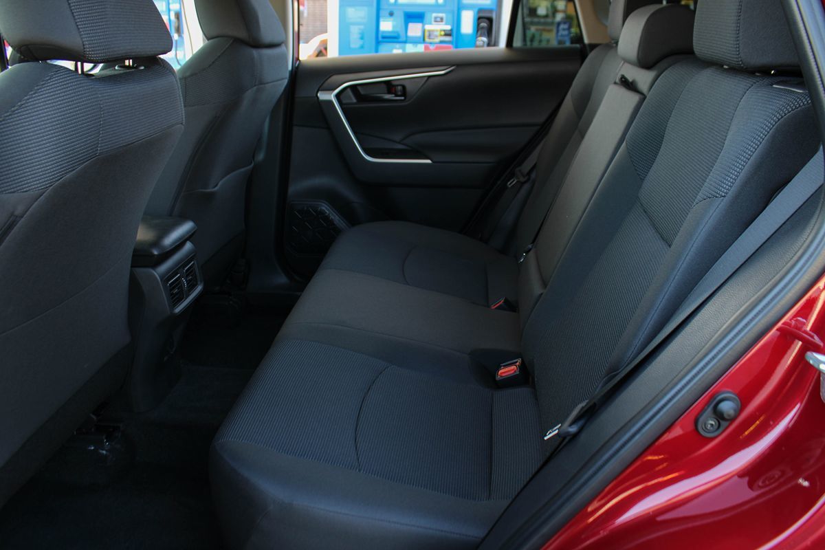 2024 Toyota RAV4 LE photo 16