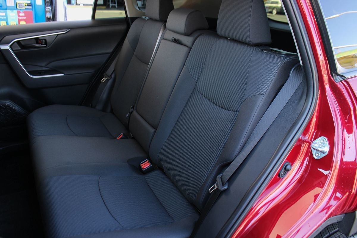 2024 Toyota RAV4 LE photo 17