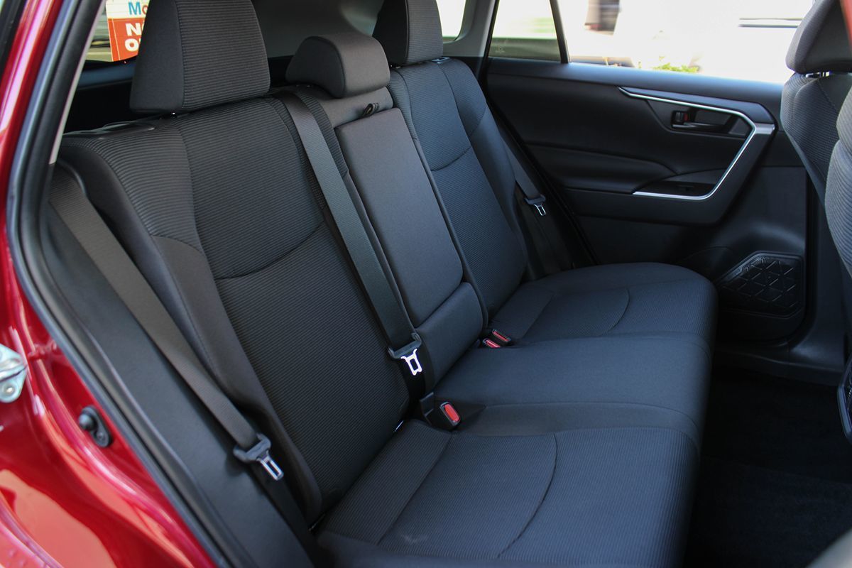 2024 Toyota RAV4 LE photo 23