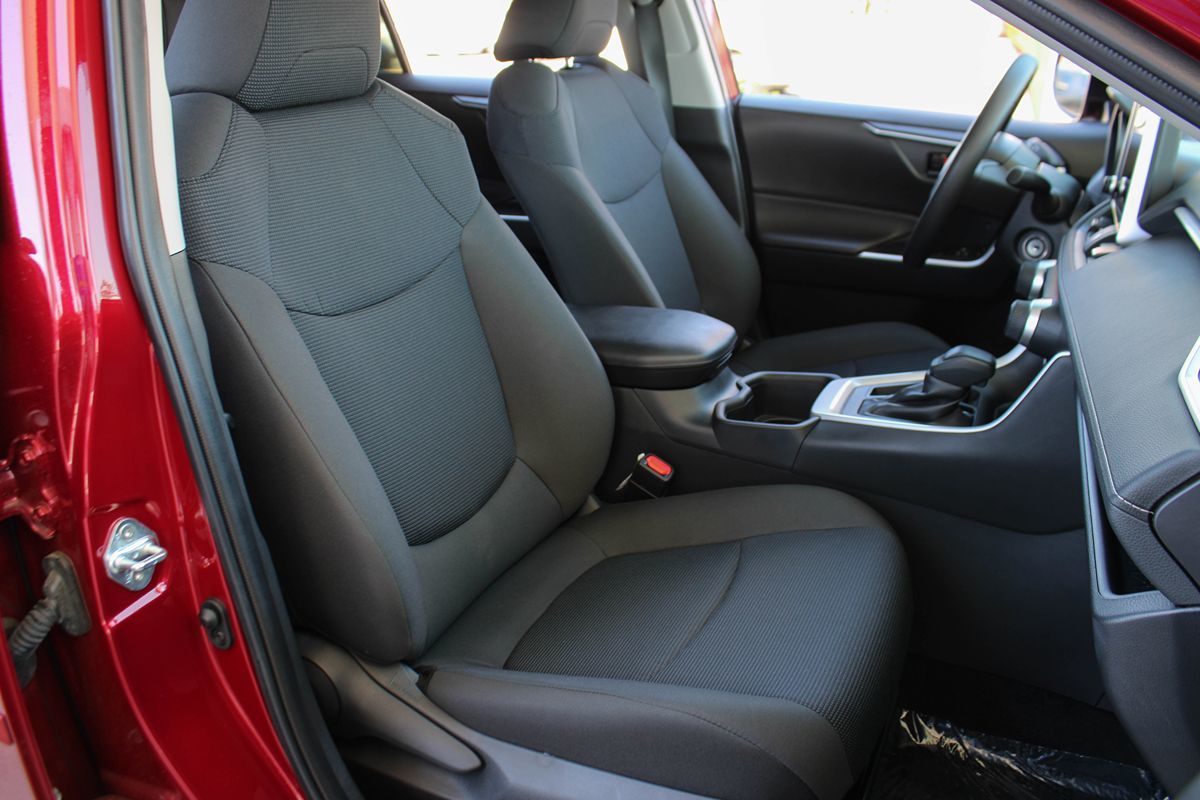 2024 Toyota RAV4 LE photo 20