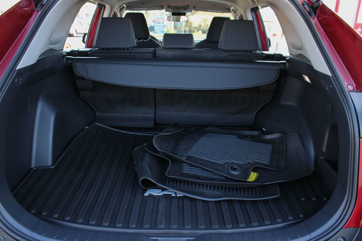 2024 Toyota RAV4 LE photo 25