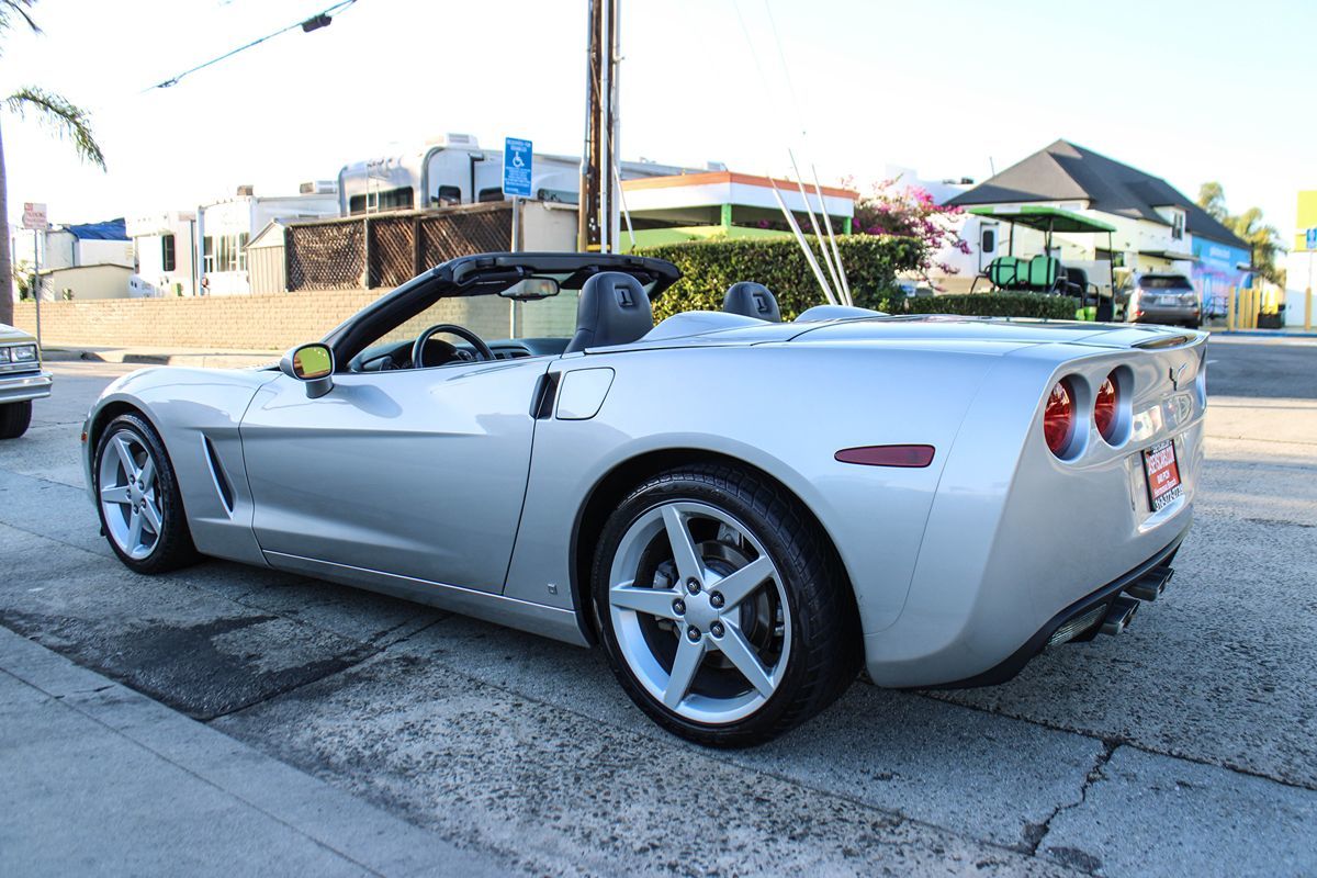 2007 Chevrolet Corvette Convertible photo 3