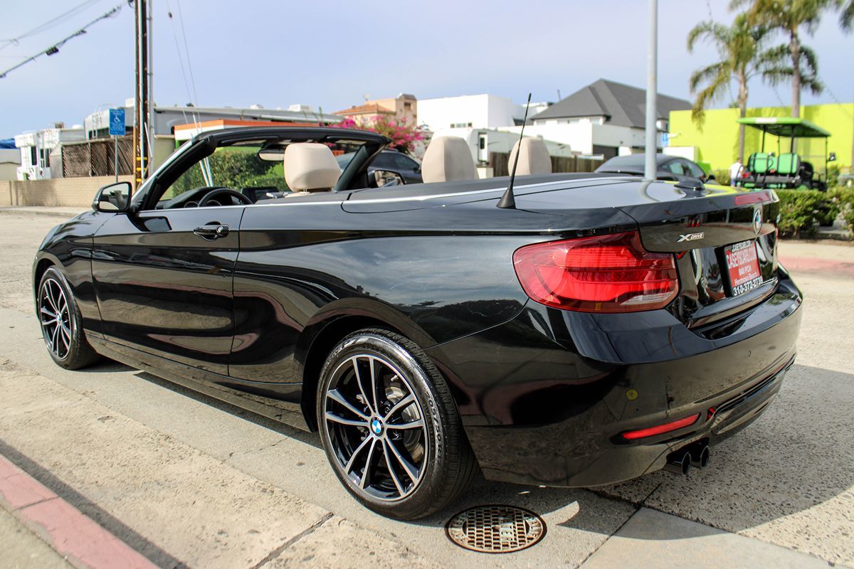 2020 Bmw 230i xDrive Convertible photo 2
