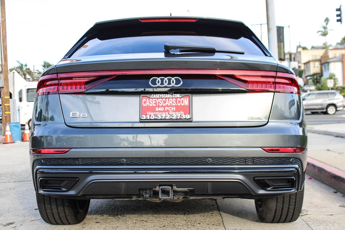 2021 Audi Q8 55 Premium photo 4