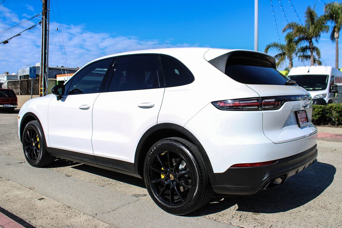 2019 Porsche Cayenne photo 3