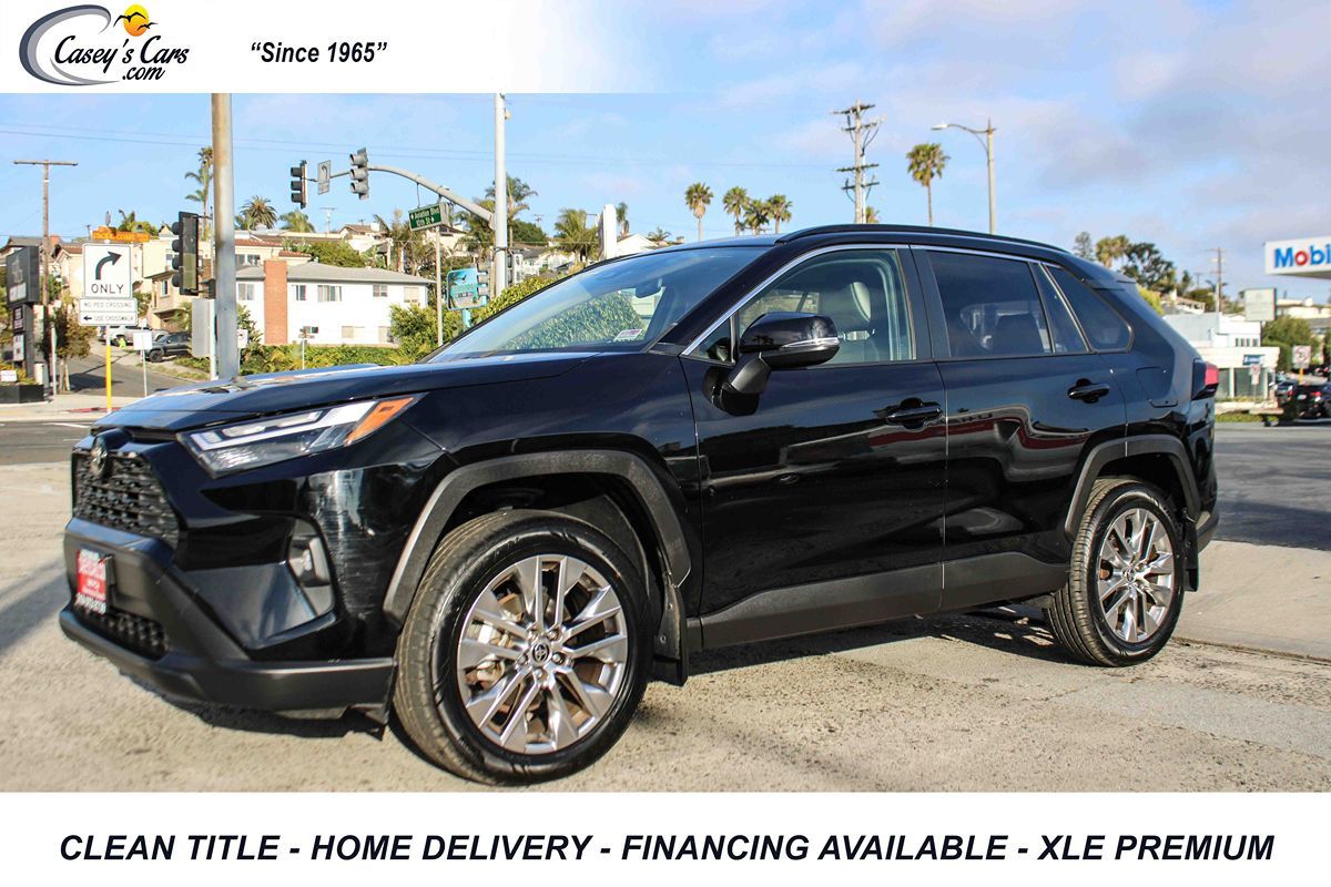 2023 Toyota RAV4 XLE Premium FWD's photo