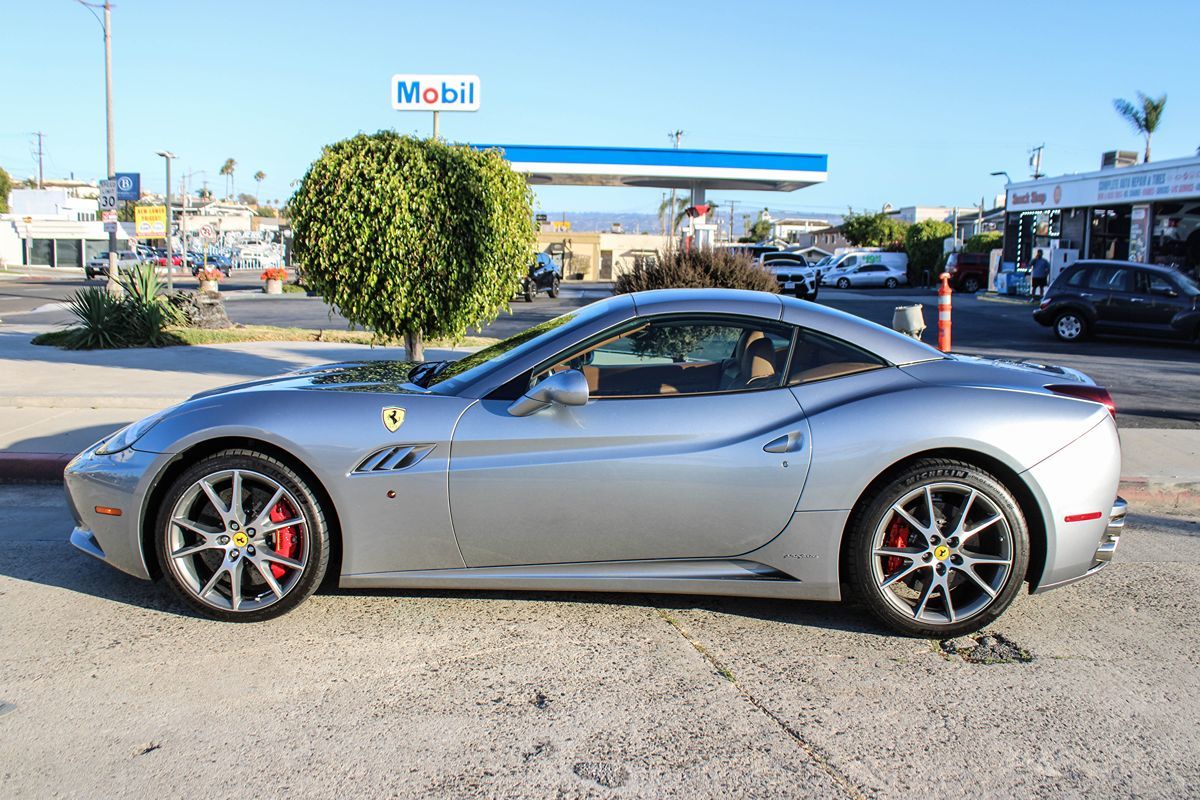 2012 Ferrari California Base - Photo 3