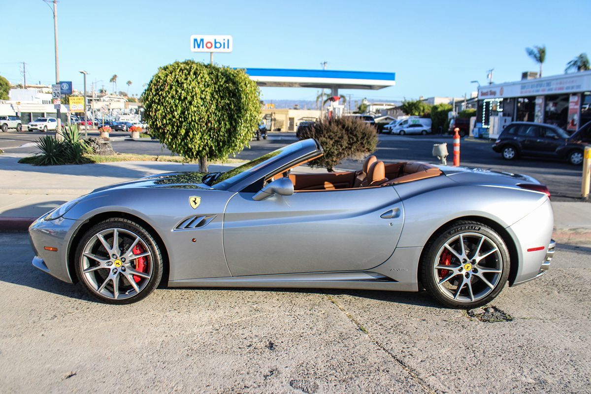 2012 Ferrari California Base - Photo 2
