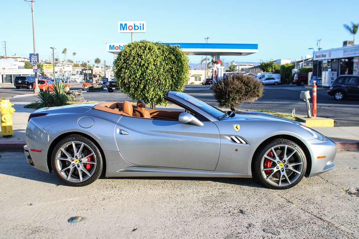 2012 Ferrari California Base - Photo 8