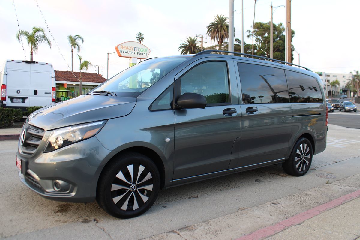 2021 Mercedes-Benz Metris Passenger Van Standard Roof 126" Wheelbase
