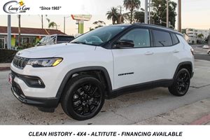 View 2023 Jeep Compass Altitude