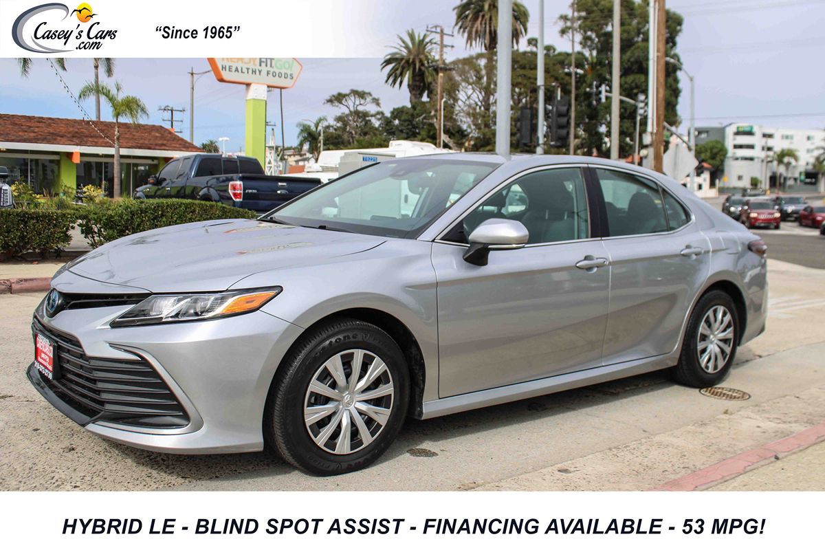 2022 Toyota Camry Hybrid LE