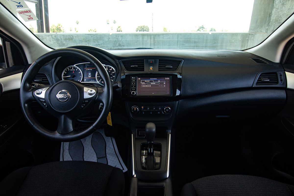 2019 Nissan Sentra S photo 3
