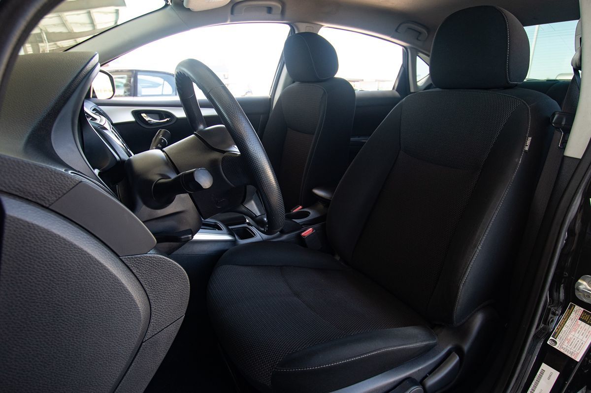 2019 Nissan Sentra S photo 4